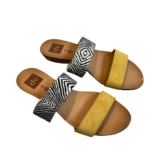 DV Bailey Slide Sandals - Picture 4 of 8